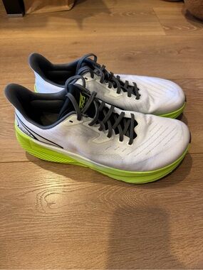 Altra experience flow Mens White and Neon Yellow-Green Running Sneakers